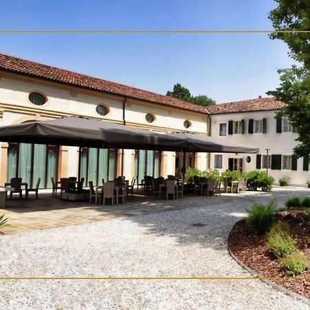 Hotel Ristorante Magia Del Brenta Fiesso dʼArtico Dış mekan fotoğraf